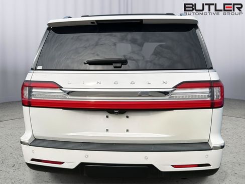 Used 2021 Lincoln Navigator Reserve w/ Luxury Package RWD image 9