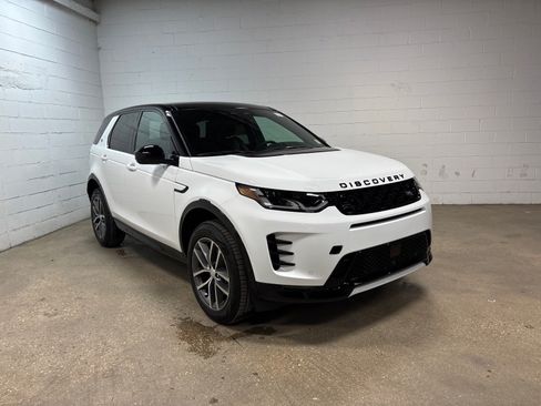 New 2026 Land Rover Discovery Sport Landmark AWD/4WD image 4