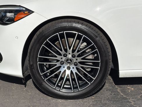 Used 2025 Mercedes-Benz C 300 Sedan image 23