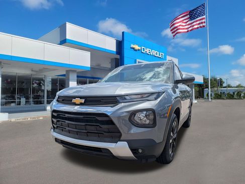 Used 2022 Chevrolet TrailBlazer LT w/ Convenience Package FWD image 7