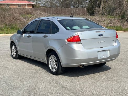 Used 2010 Ford Focus SE FWD image 19
