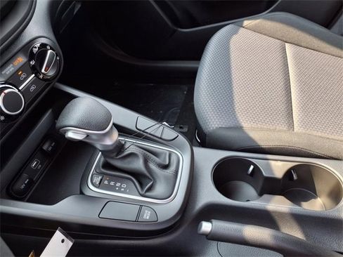 Used 2025 Kia Soul LX w/ LX Technology Package image 21
