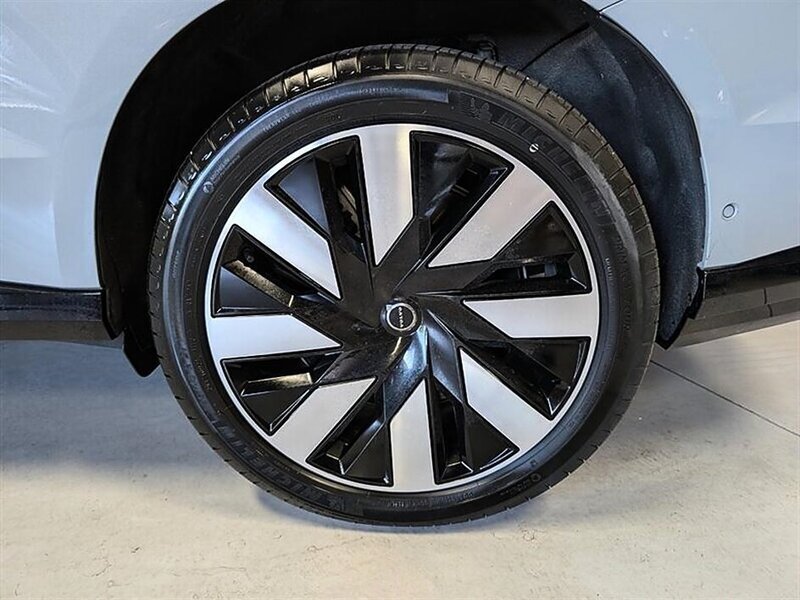 Used 2025 Volvo EX90 Ultra AWD/4WD image 14