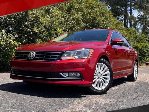 Used 2016 Volkswagen Passat 1.8T SE FWD image 1