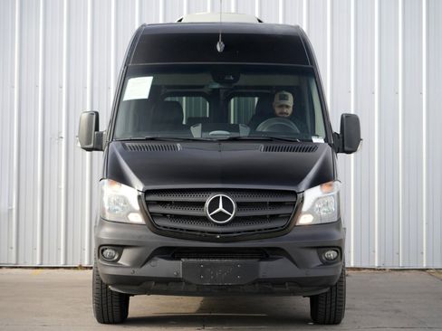 Used 2018 Mercedes-Benz Sprinter 2500 image 7