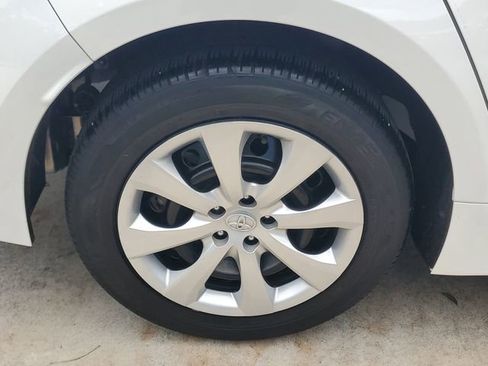 Used 2023 Toyota Corolla LE image 6