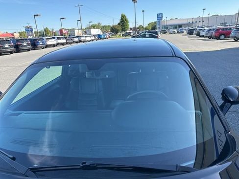 Used 2014 Dodge Challenger R/T RWD image 10