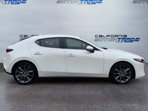 Used 2019 MAZDA MAZDA3 AWD Hatchback w/ Preferred Pkg image 4