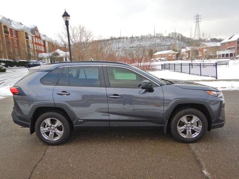 Used 2025 Toyota RAV4 LE image 10