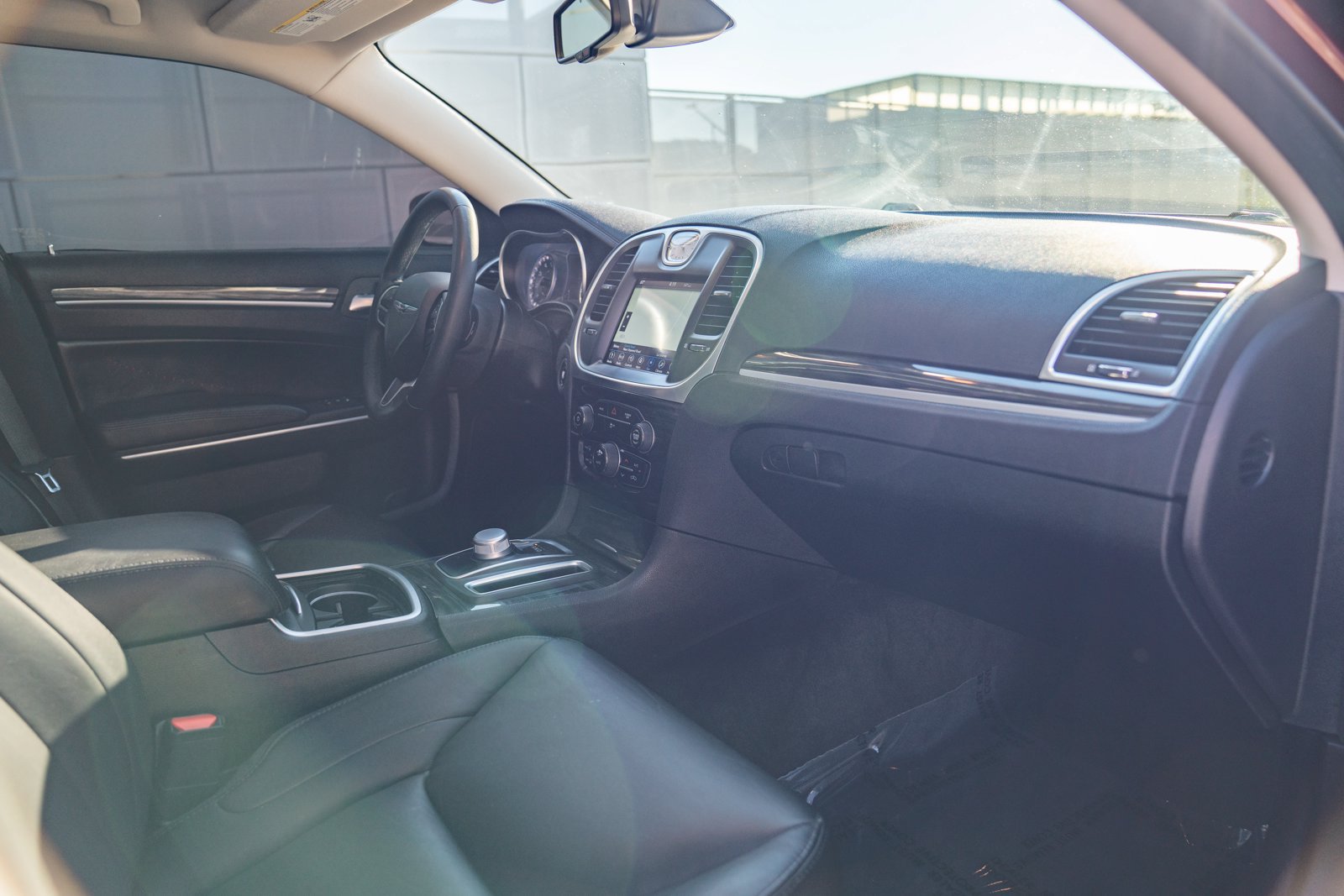 Used 2018 Chrysler 300 Touring L RWD image 24