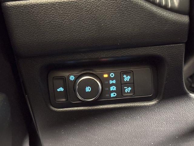 Used 2025 Ford Ranger XLT w/ Chrome Accent Package AWD/4WD image 37