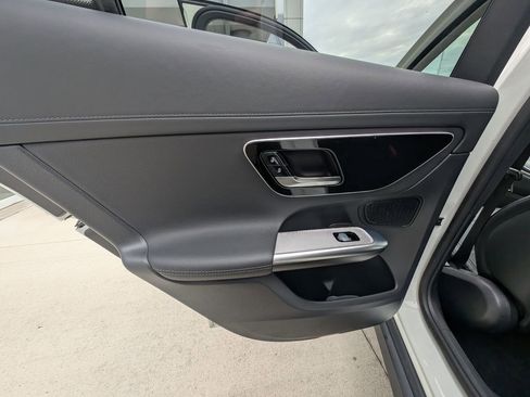 Used 2023 Mercedes-Benz GLC 300 4MATIC image 39