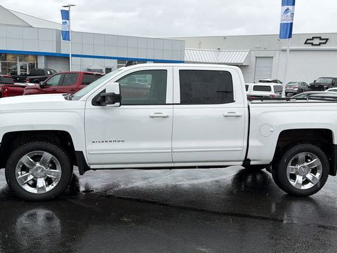 Used 2018 Chevrolet Silverado 1500 LT w/ LT Eassist Package image 8