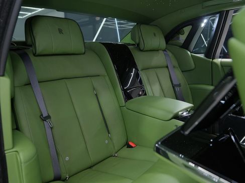Used 2023 Rolls-Royce Phantom Sedan w/ The Phantom Package image 50