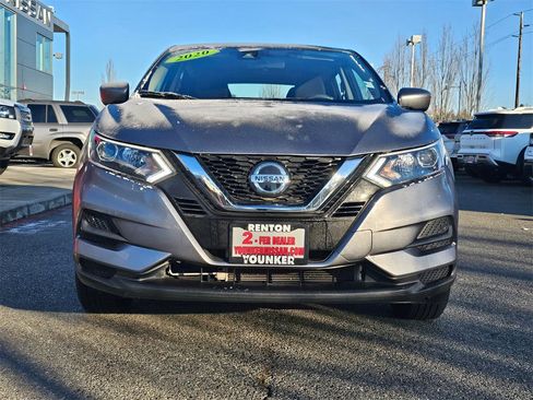 Used 2020 Nissan Rogue Sport S image 2
