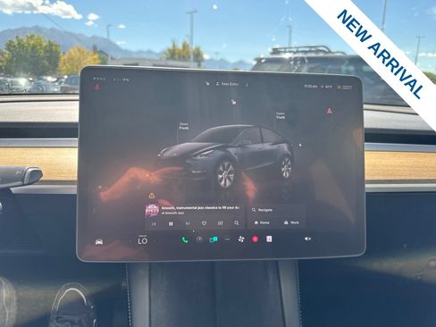 Used 2024 Tesla Model Y Long Range AWD/4WD image 22