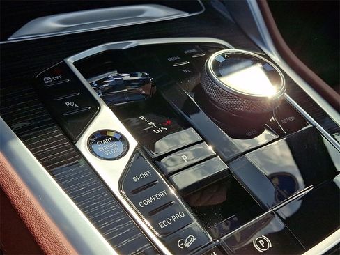 Certified 2024 BMW X6 xDrive40i w/ Executive Package image 18