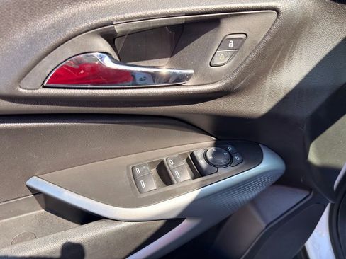 Used 2024 Chevrolet Trax LS w/ LS Convenience Package image 19