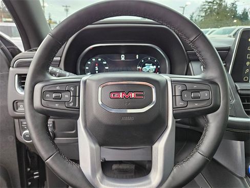 Used 2023 GMC Yukon SLT w/ SLT Premium Package image 22