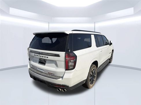 Used 2022 Chevrolet Suburban RST w/ Sport Performance Package AWD/4WD image 3