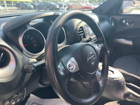 Used 2016 Nissan Juke S FWD image 23