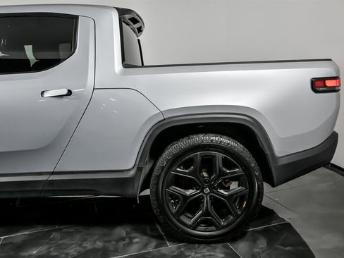 Used 2022 Rivian R1T Launch Edition image 8