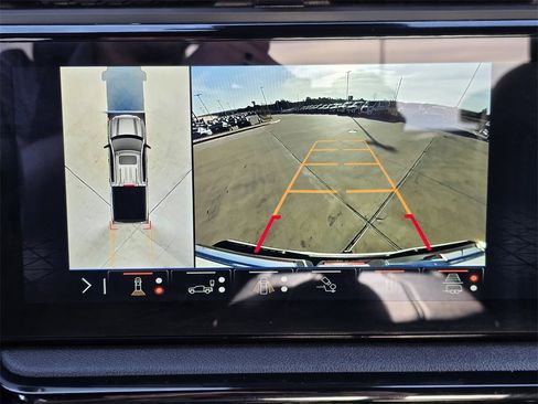 Used 2025 GMC Sierra 1500 AT4 image 14