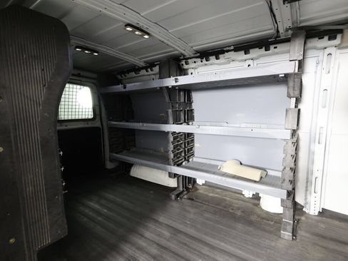 Used 2016 Chevrolet Express 2500 RWD image 17