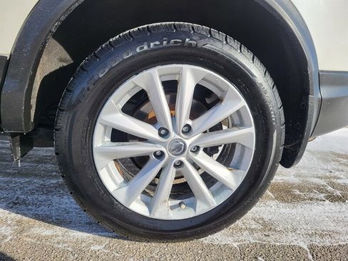 Used 2017 Nissan Rogue Sport SV w/ SV Premium Package FWD image 28