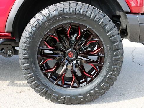 New 2025 Ford Bronco Big Bend w/ Black Diamond Package AWD/4WD image 8
