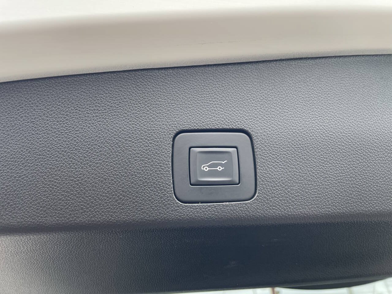 Used 2023 Buick Encore GX Essence w/ Advanced Technology Package AWD/4WD image 6