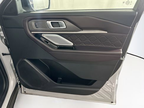 Used 2025 Ford Explorer Platinum w/ LUX Leather Package image 36