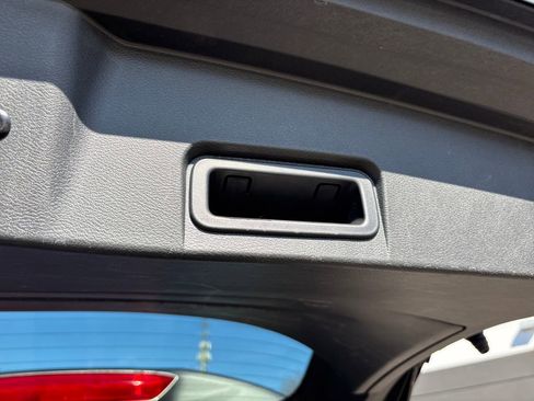 Used 2021 Nissan Rogue S image 32