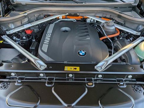 New 2026 BMW X5 xDrive50e image 18