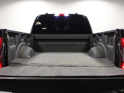 Used 2022 Ford F250 Platinum w/ FX4 Off-Road Package image 14