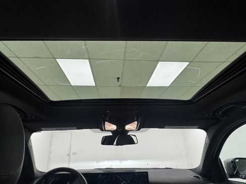 Used 2023 BMW 330i Sedan w/ Driving Assistance Package image 28