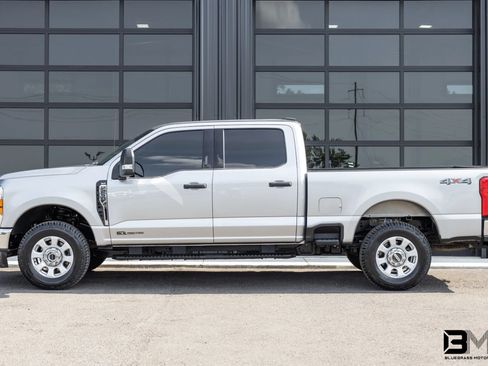 Used 2024 Ford F250 XLT AWD/4WD image 4