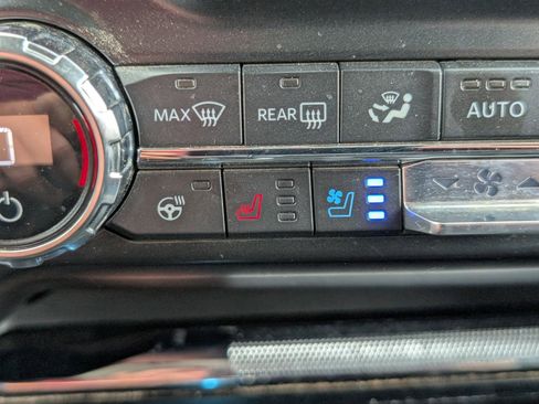 Used 2021 Ford F150 Lariat w/ Equipment Group 502A High AWD/4WD image 20
