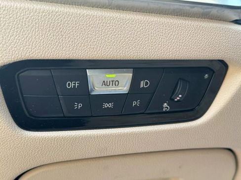 Used 2019 BMW 330i xDrive Sedan w/ Premium Package image 31