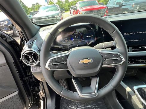New 2027 Chevrolet Equinox LT w/ Convenience Package II AWD/4WD image 12