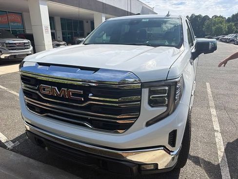 Used 2024 GMC Sierra 1500 SLT AWD/4WD image 2