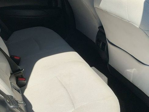 Used 2022 Toyota Corolla Cross L image 16