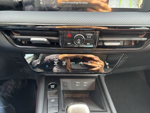 New 2026 Nissan Kicks SR w/ Cold Weather Package image 13