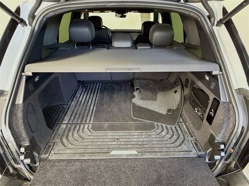Certified 2023 Land Rover Range Rover SE image 28