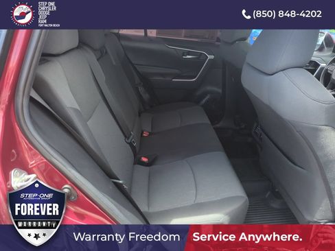 Used 2019 Toyota RAV4 XLE FWD image 32