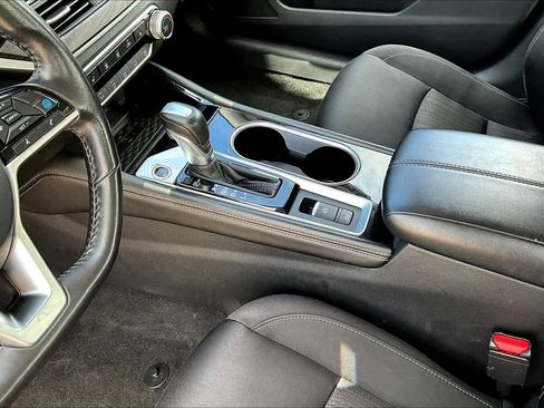 Used 2024 Nissan Altima 2.5 SV w/ SV Premium Package image 17