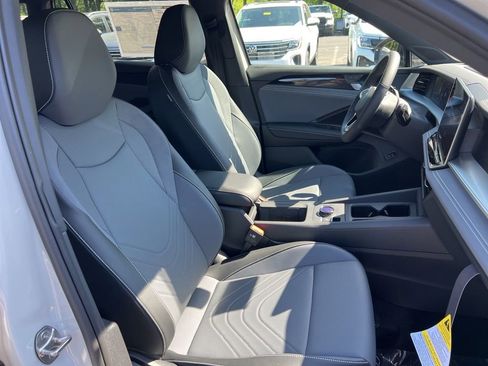 New 2026 Volkswagen Tiguan SE R-Line FWD image 23