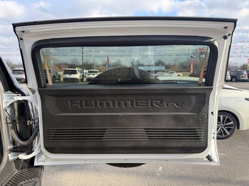 Used 2025 GMC Hummer EV 2X w/ LPO, Cargo Utility Package image 8