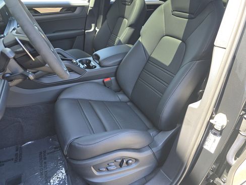 New 2026 Porsche Cayenne GTS AWD/4WD image 5