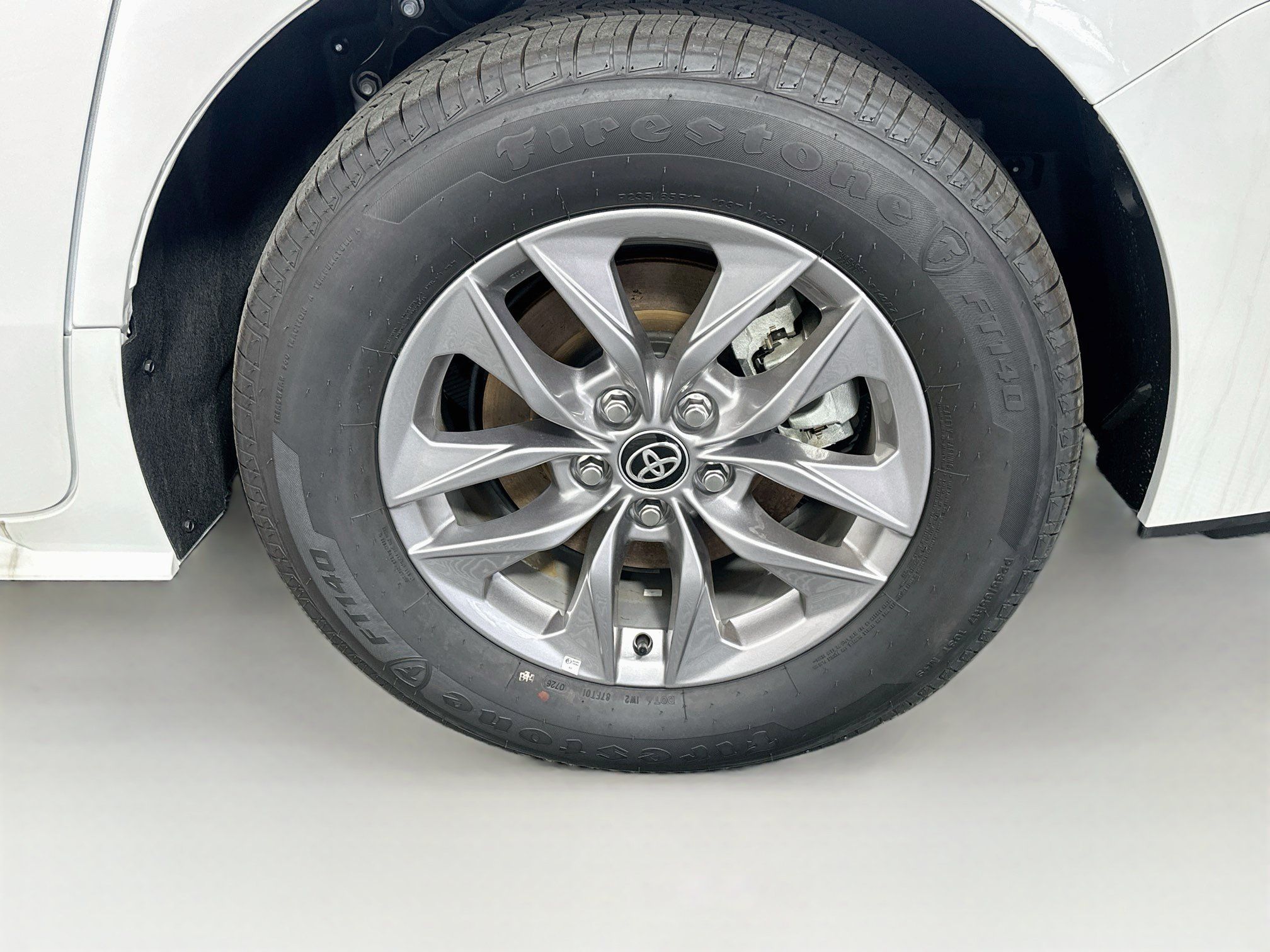 Used 2026 Toyota Sienna XLE FWD image 11
